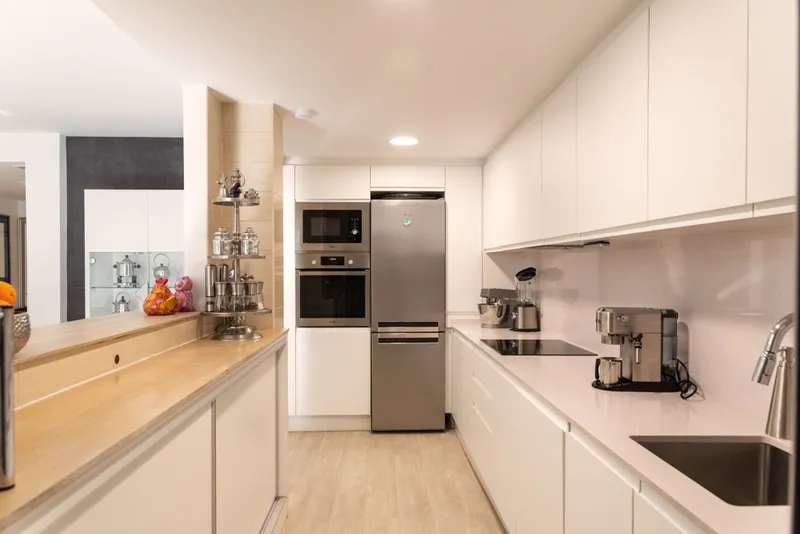 Beautiful 4-bedroom apartment near the beach in Palmanova — photo 9