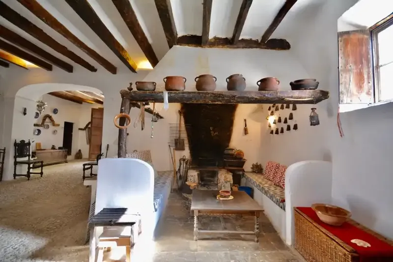 Beautiful and ancient mountain estate for sale in Escorca — photo 4
