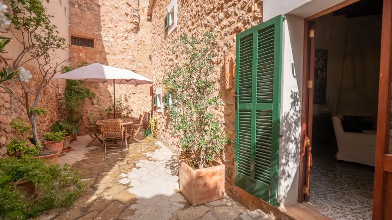 Cozy town house with a private patio and stunning views in Fornalutx — photo 6