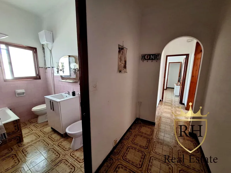 Spacious apartment to renovate in the heart of Palma — photo 3