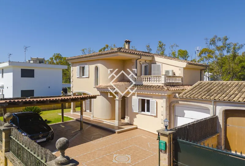 Spectacular semi-detached villa for sale in sought-after Playa de Muro, Mallorca — photo 2