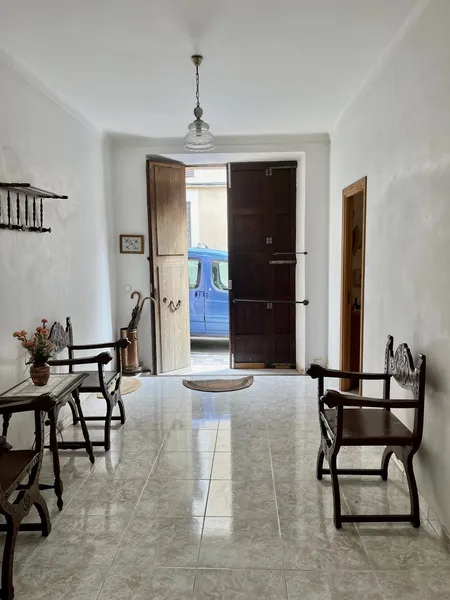 Charming village house with great potential, south-facing — photo 3