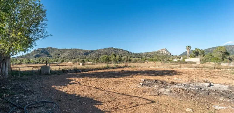 Rustic finca with its own well and mountain views in Llucmajor — photo 9