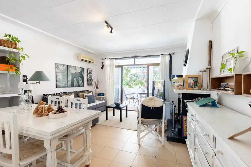 In one of the most sought-after locations in southwest Mallorca, right on the main avenue of El Toro, this bright home is located — photo 3