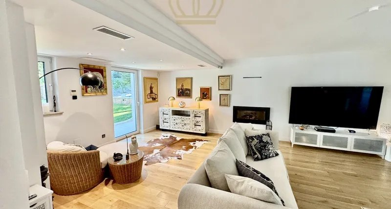 Designer villa with pool and large garden in Santa Ponsa - directly at the forest — photo 11