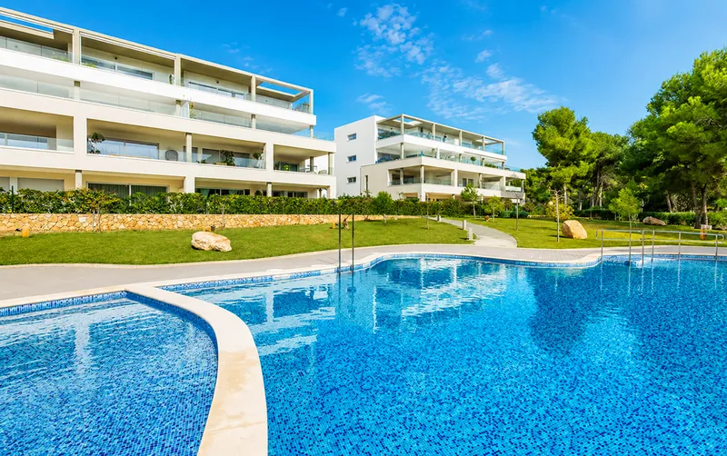 Modern apartment with garden for sale in Nova Santa Ponsa — photo 1
