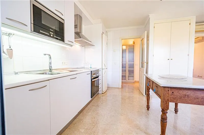 Apartment with a terrace of approx. 32 m² offering views of the forest, in a residential complex with swimming pools — photo 7