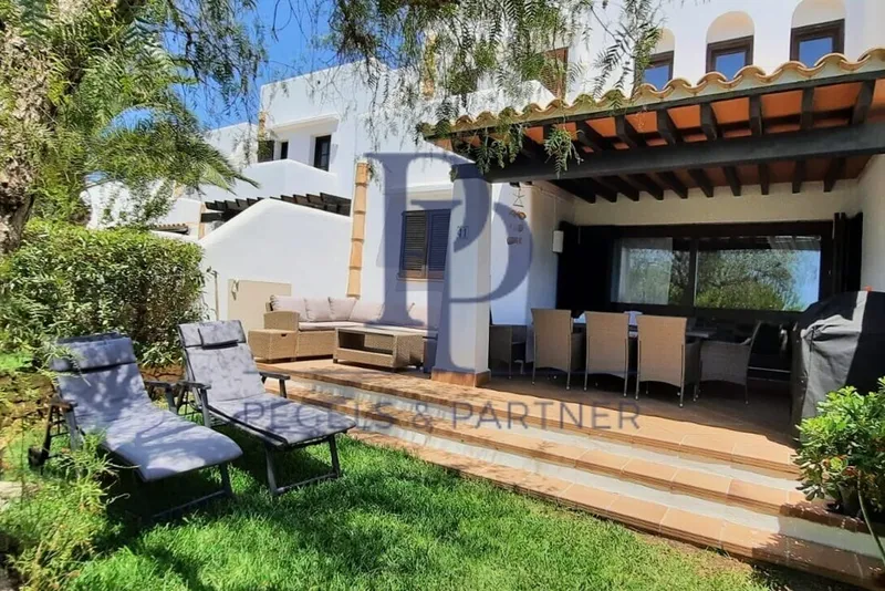 Renovated townhouse in well-maintained complex in Cala d'Or — photo 1