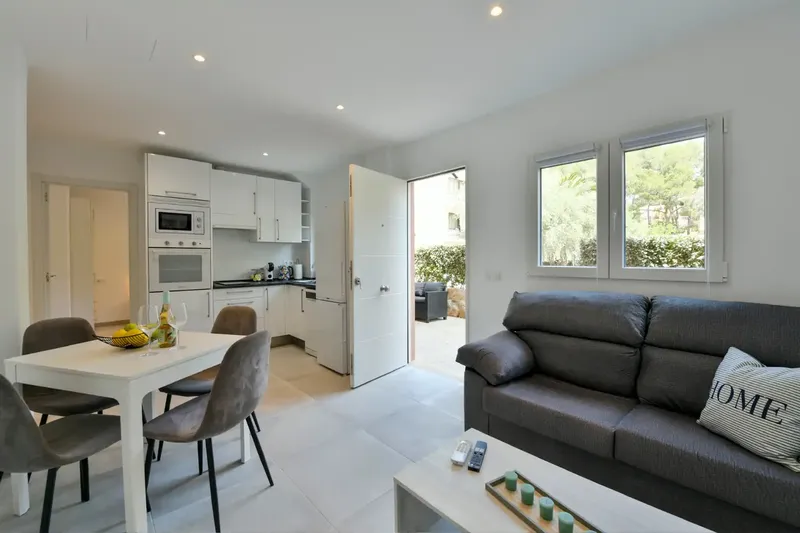 Discover this cozy apartment in one of the best areas of Paguera, ideal for a temporary stay in Mallorca — photo 7