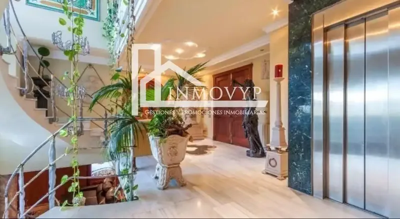 At Inmovyp we have the opportunity to offer you this luxurious and beautiful three-story house WITH ELEVATOR in the town of BURGER. — photo 4