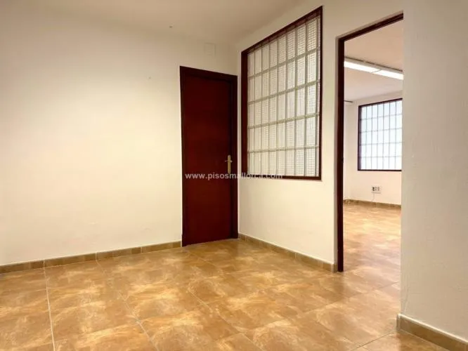 Office / Workspace. Palma de Mallorca, Center Area — photo 11
