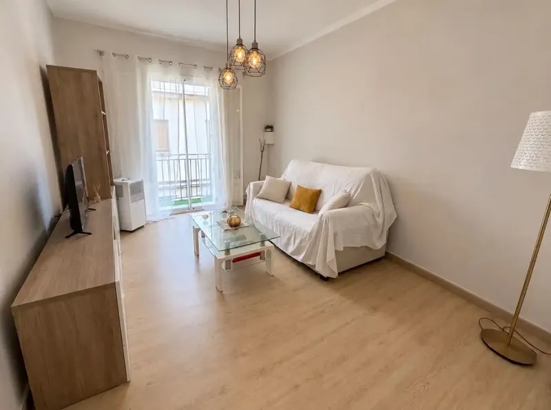 Oria Home presenta esta vivienda reformada situada en una 1º planta SIN ASCENSOR, en pleno centro de Manacor, en una agradable calle peatona — photo 2