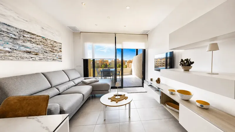Modern home in an exclusive location: almost like a brand-new home. — photo 4
