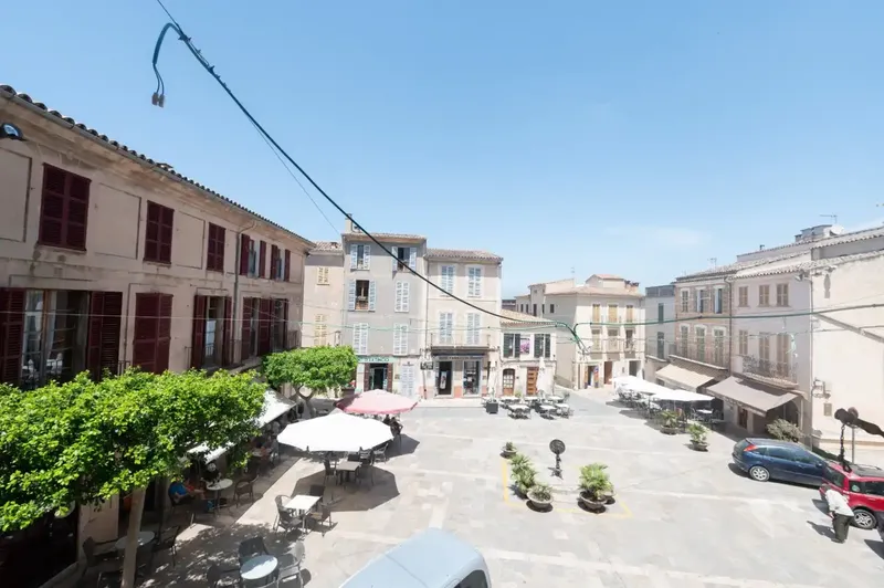 Don't miss the opportunity to visit one of the most emblematic houses in the village of Sineu. Located right on the main square — photo 6