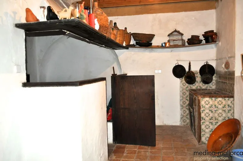 Rustic finca in Puigpunyent with panoramic views — photo 9
