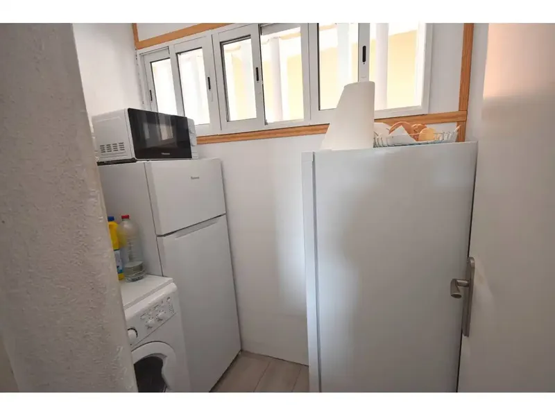 In a lively area, near the beach and very well connected, we have this penthouse offering a very sunny terrace of about 22 m2 — photo 12