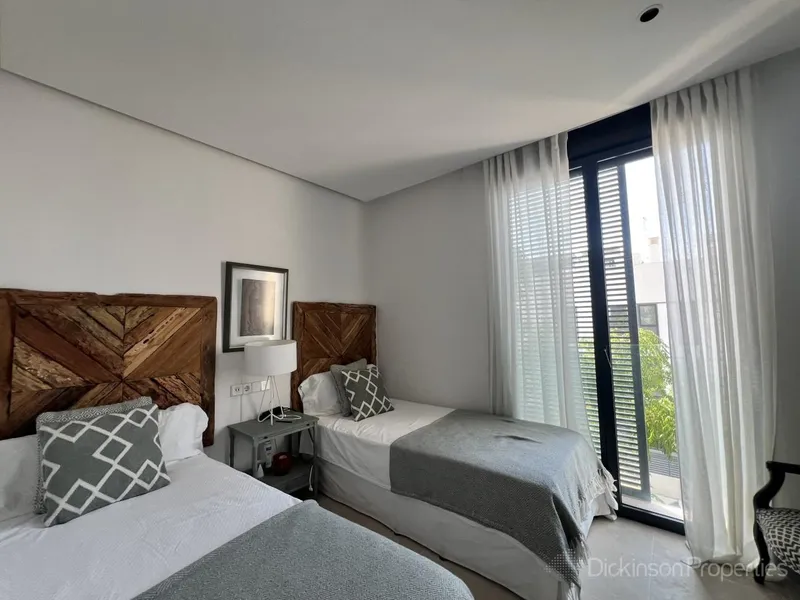 Luxury penthouse with private pool and sea and mountain views in a new development — photo 10
