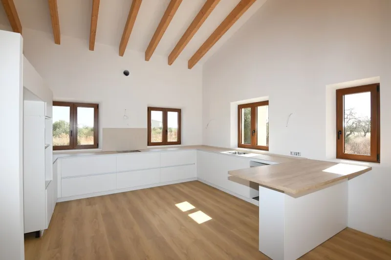 Bright and modern newly built country house on the outskirts of Campos — photo 4