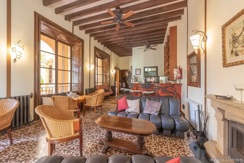 This good and very successful hotel is located above the center of Arta. — photo 10