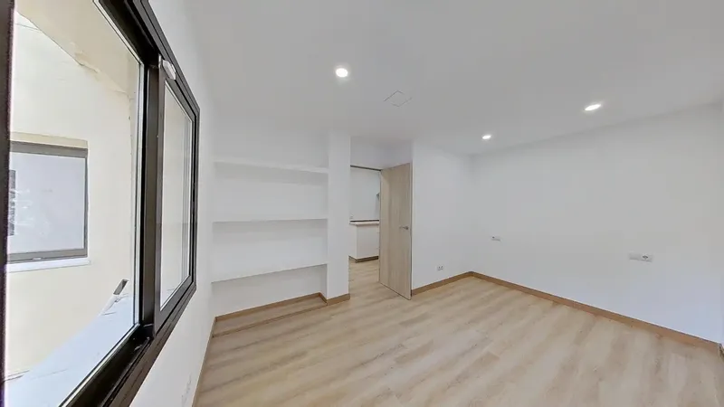 Discover this bright, fully renovated home in a quiet residential area of Magaluf, away from the noise and nightlife — photo 9