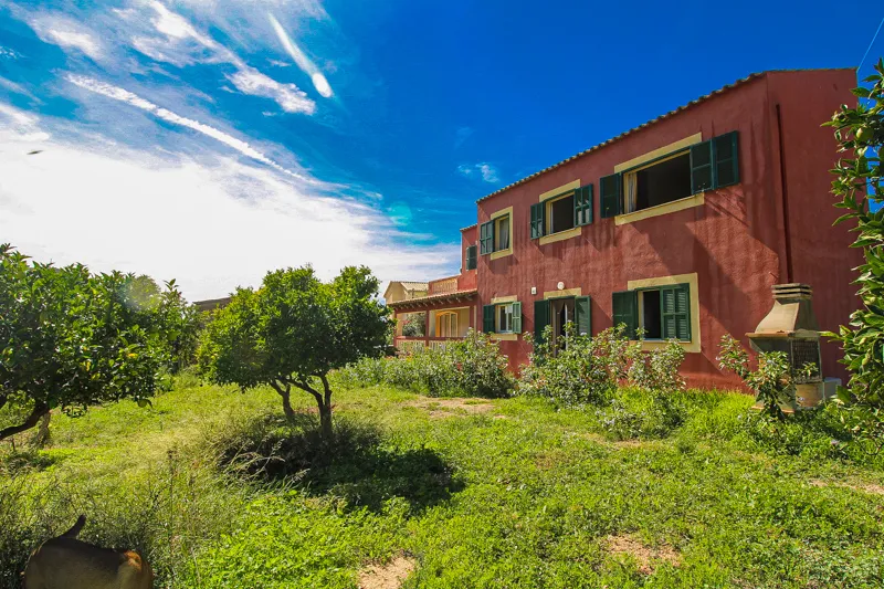 Ref. 2430C – Andratx – Beautiful and spacious detached village house with mountain views — photo 1