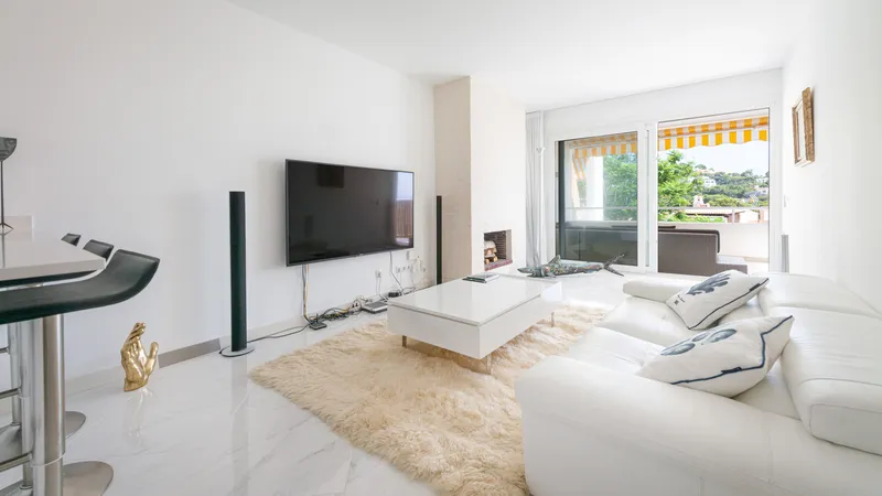 Refurbished sea view apartment for sale in Santa Ponsa in a quiet location close to the sea — photo 4