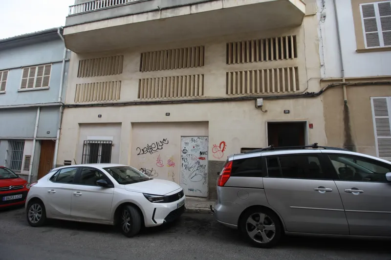 Commercial premises next to the train station — photo 2