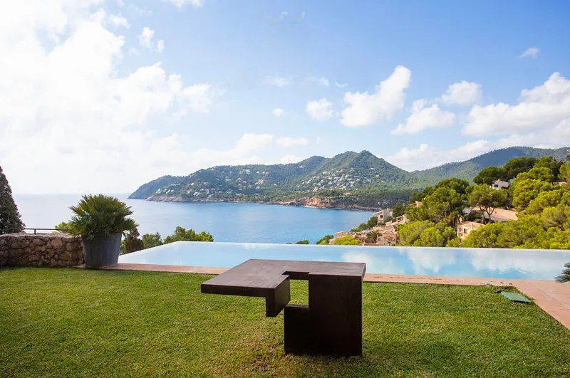 Impressive luxury villa with spectacular sea views — photo 2