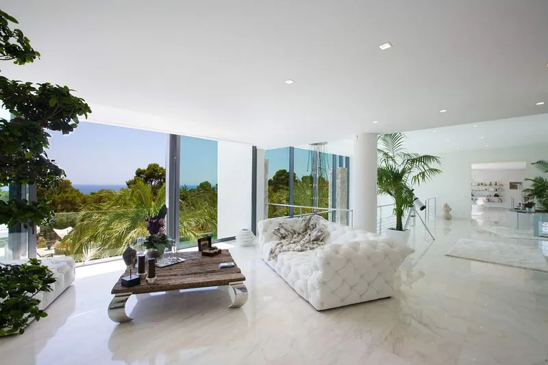 Impressive luxury villa near the harbor and golf course — photo 8