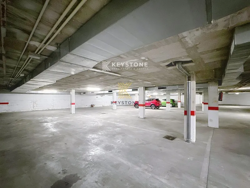 Garage — photo 2