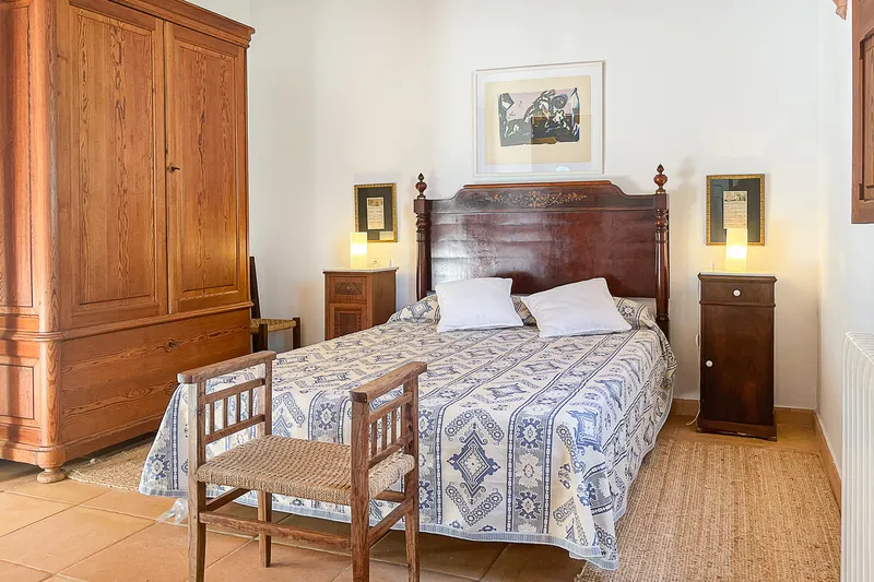 Timeless Elegance: Renovated 19th-Century Mill as a Living Paradise with Pool and Studio — photo 9