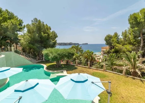 Detached house in Costa de la Calma, Calvià — photo 1