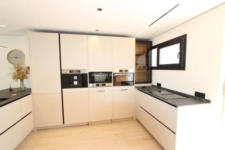 Apartment Sea Front Santa Ponsa for Sale — photo 2
