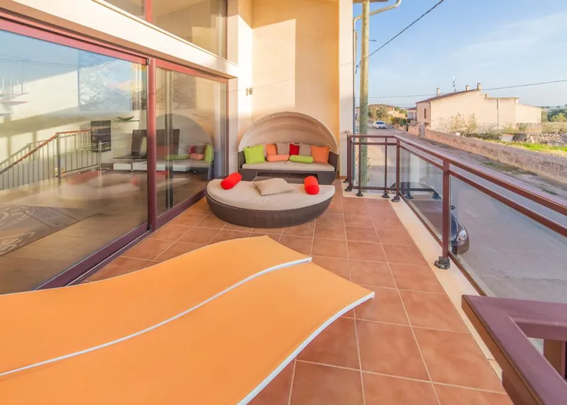 Modern and spacious town house with pool possibilities in Ses Salines — photo 4