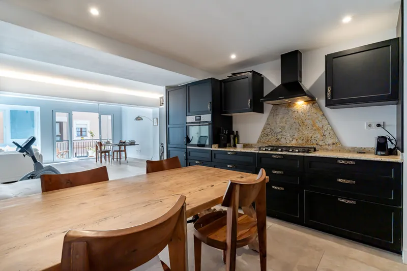 Price Reduction! Spacious Renovated Two-Bed Apartment in Blanquerna with Lift and Outside Space — photo 6