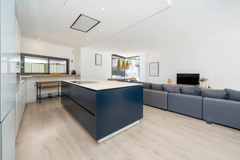 Long-term rental of contemporary villa in Palma with garden and pool — photo 10