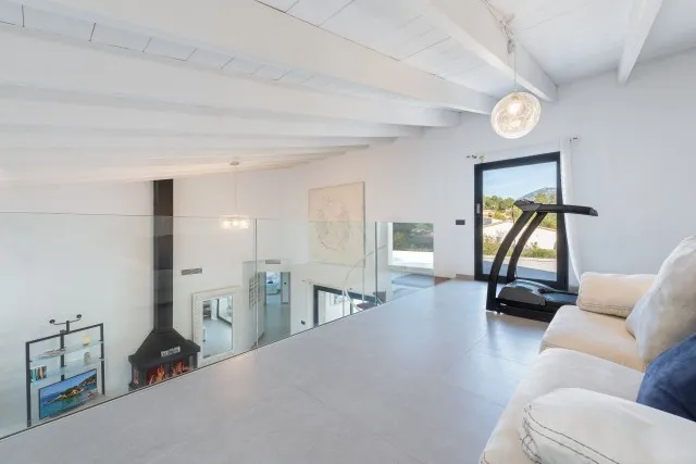 Villa with pool and holiday rental license for sale near Pollensa, North Mallorca — photo 4