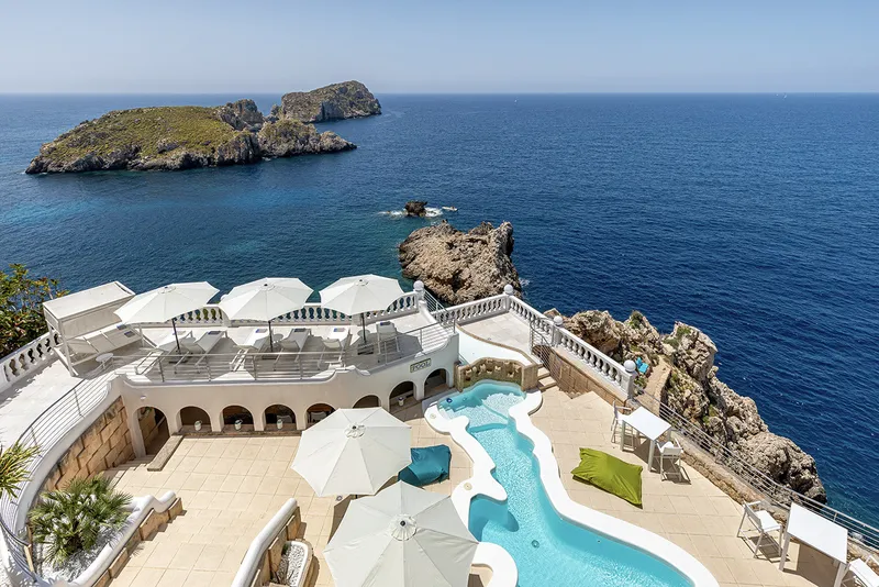 Villa in Santa Ponsa - Modern and completely renovated villa with unobstructed sea views — photo 1