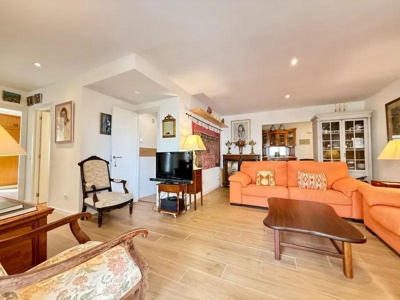 Apartment in Cala Major steps from the sea — photo 1