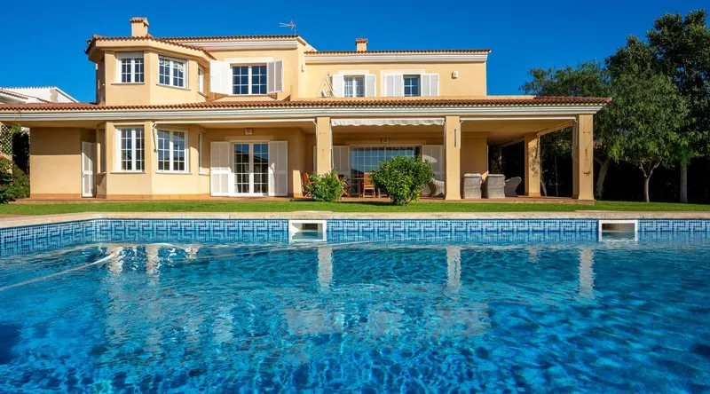Spacious villa for sale in Sa Torre with vacation rental license, sea views & lots of potential — photo 6