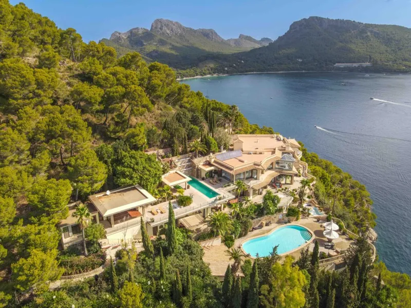 Estate in Formentor — photo 1