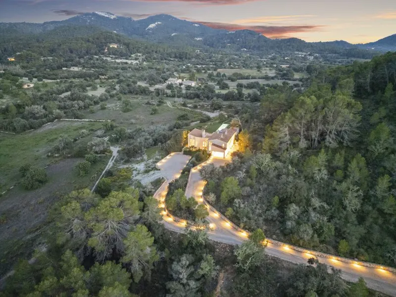 Bright country house on an elevated plot in the quiet area of Es Carritxo — photo 2