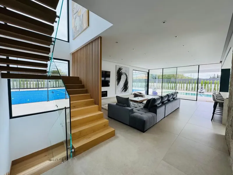 *VILLA CONTEMPORÁNEA DE ALTA GAMA CON PISCINA INFINITY Y PISTA DE PÁDEL PRIVADA* — photo 9