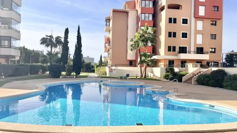 Apartamento de ensueño en el exclusivo complejo residencial Opera en Cala Millor. — photo 1
