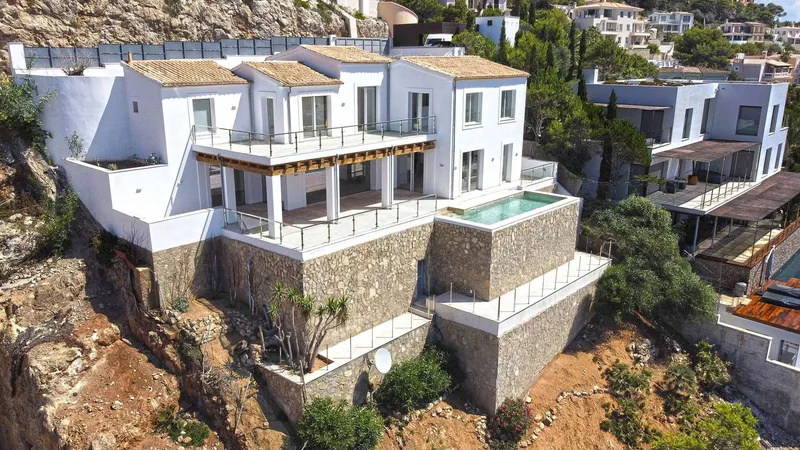 Luxury villa on the first sea line with infinity pool in Port Andratx — photo 3