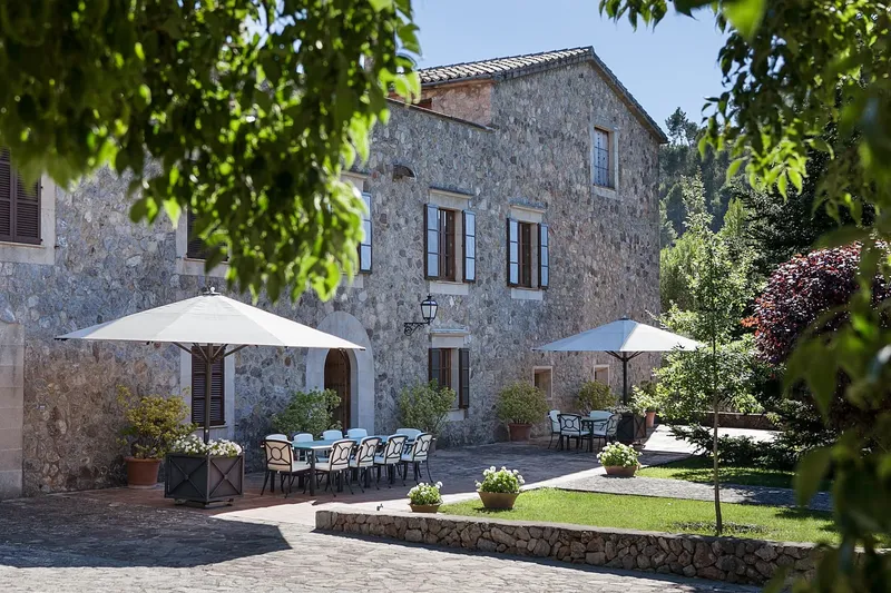 Sixteenth-century manor house in Puigpunyent — photo 1