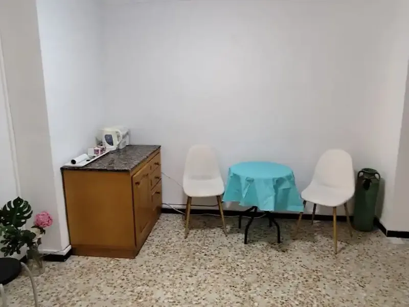 SE ALQUILA 1 HABITACIÓN EN ESTE PISO, SOLO PARA UNA MUJER TRABAJADORA, CON NÓMINA Y CONTRATO, A SER POSIBLE CON TRABAJO EN INCA. EL PISO ES  — photo 1