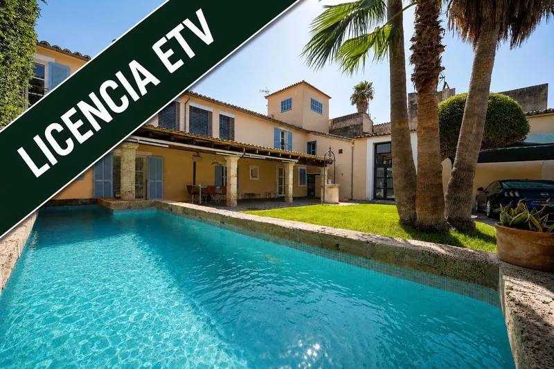 House with lifetime ETV license, pool and annex building with great potential in Establiments — photo 1