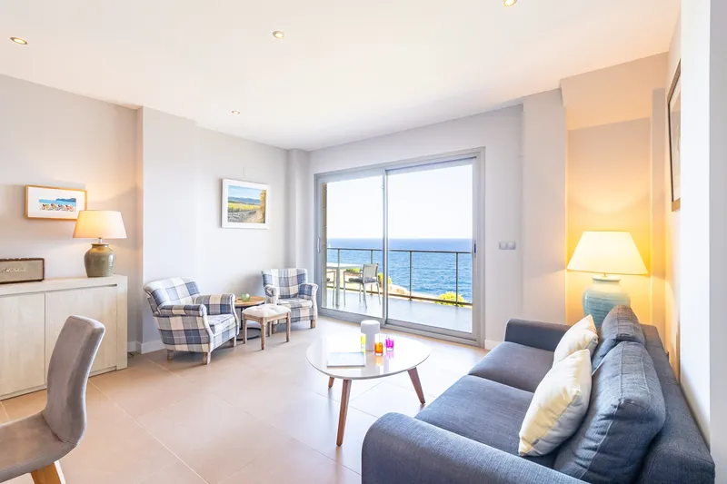 Apartment with 2 bedrooms and stunning sea views in Cala Figuera — photo 12
