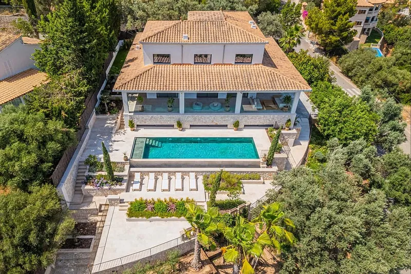 Modern Luxury Retreat with Panoramic Views Over the Bay of Palma and the Tramuntana Mountains — photo 2